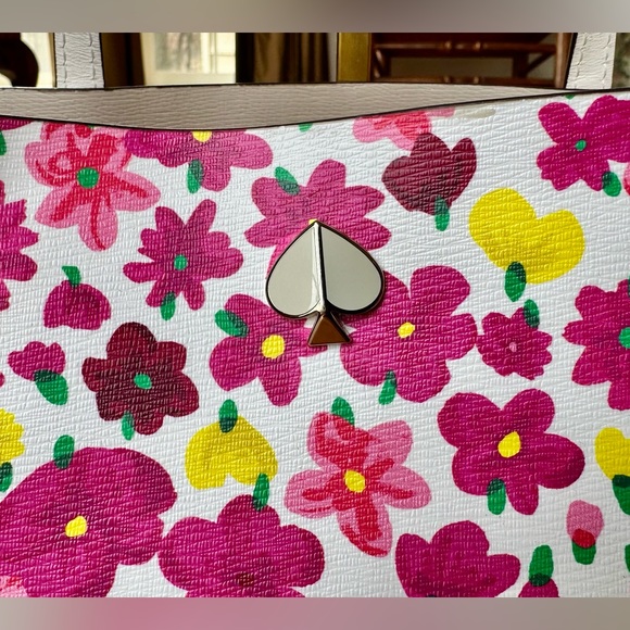 Kate Spade New York “Molly” Floral Tote with Matching Pouch. Like brand new! ♠️ - Picture 4 of 12